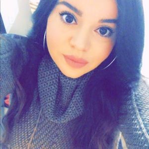 Meet your Posher, Talia